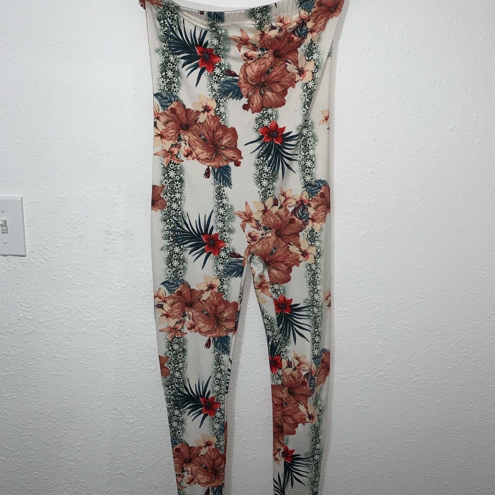 One piece - Picture 2 of 2